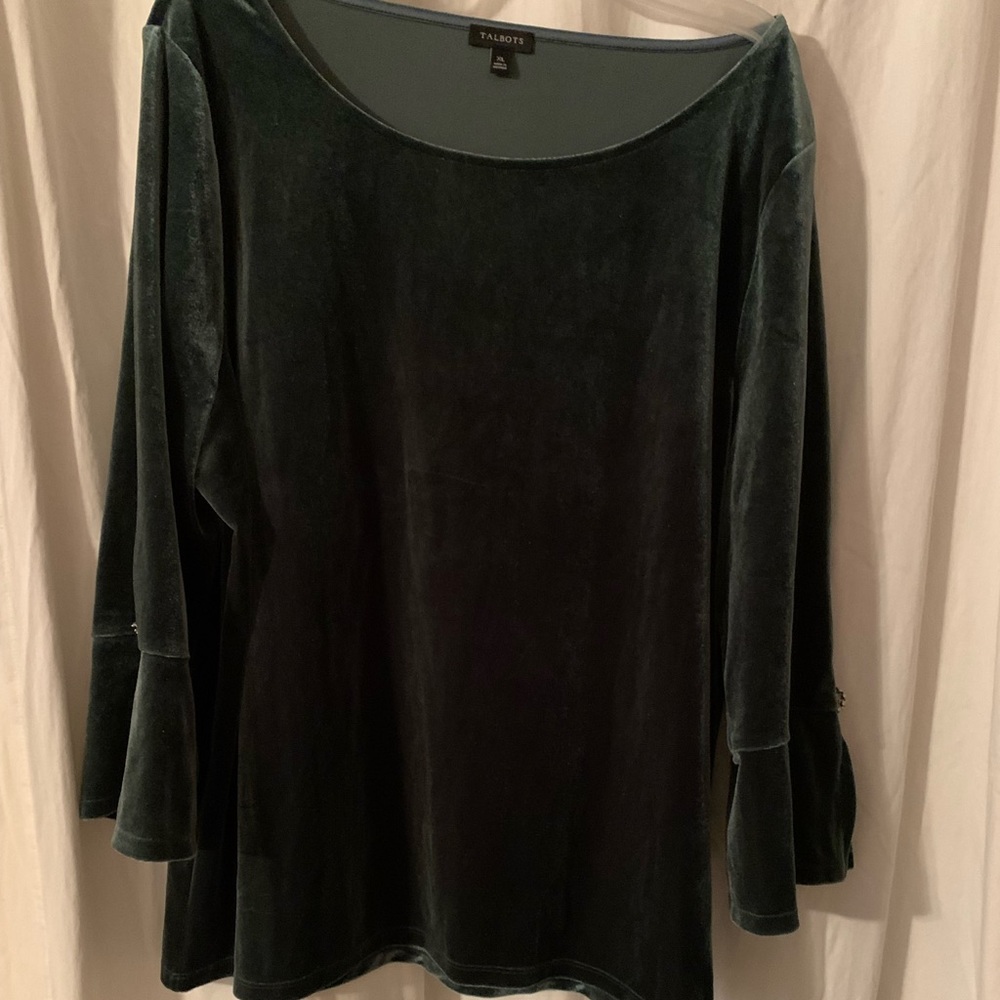 Talbots velour top w/jewel closure sleeves